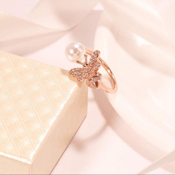 18K Rose Gold Bumblebee Pearl Ring - Picture 2 of 6